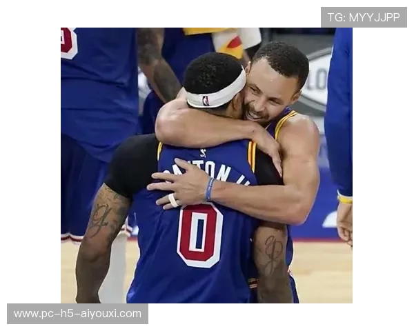 库里压哨出手，金州勇士掌控节奏